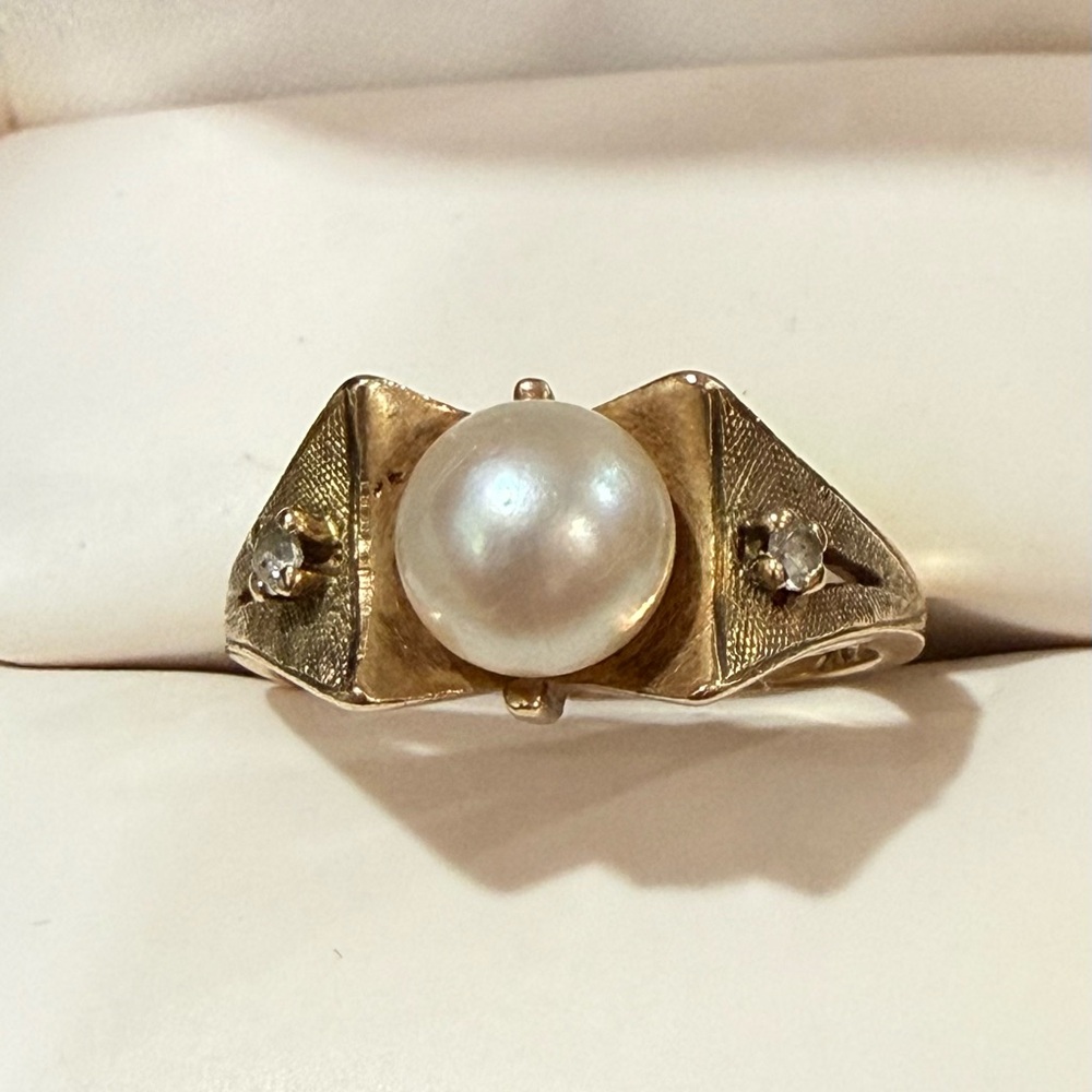 Vintage MCM 10k gold pearl diamond ring